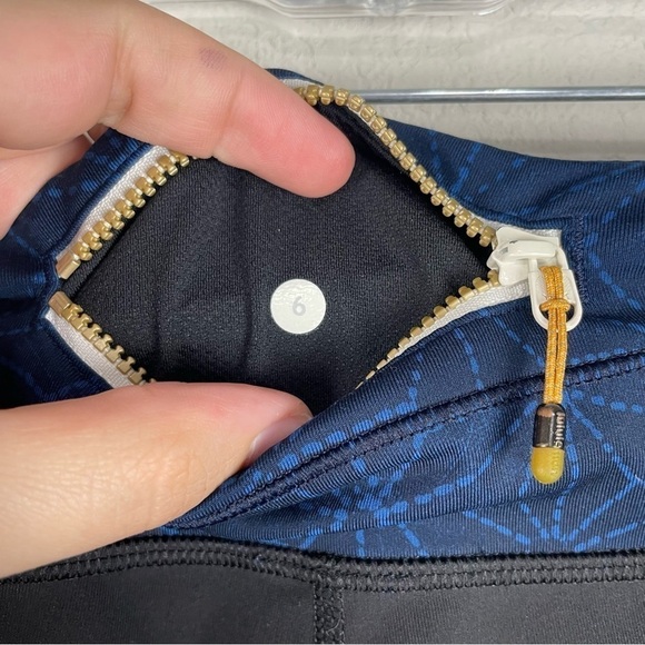 Lululemon Black Blue Sashiko Run Inspire Athletic Athleisure Crop II Leggings 6 - Picture 6 of 6